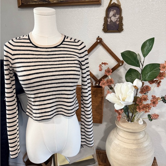 Everlane Tops - Everlane Black and White Striped Long Sleeve Top